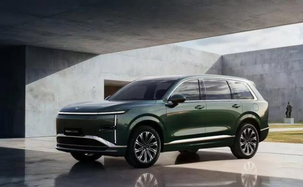 AG真人·(中国)官方网站 大六座SUV预售价仅需11.78万起：五菱星光L开启预售
