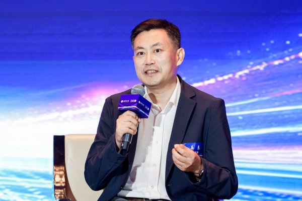 AG真人·(中国)官方网站 北信源副总裁姜来：AI速率越快越要系好安全带