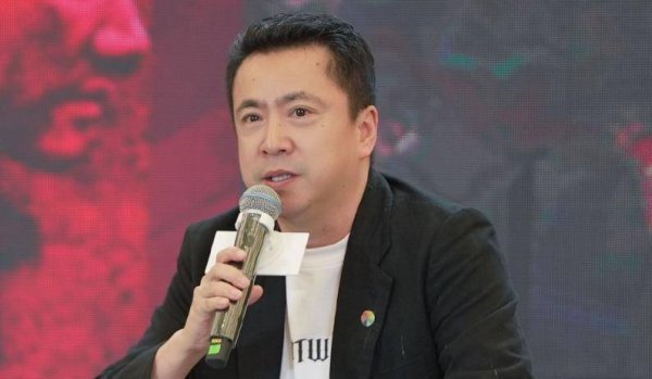 AG真人中国官网登录入口 80亿绝对蹧跶，华谊伯仲难撑捏，56岁王中磊失落，男儿在好意思国享乐