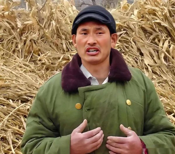 AG真人中国官网登录入口 大衣哥不再穿大衣上演，十万三首歌十年不加价，遵从本心不该赚的毫不赚